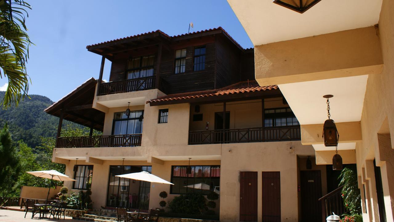 Hotel Rancho La Aurora Jarabacoa Exterior photo